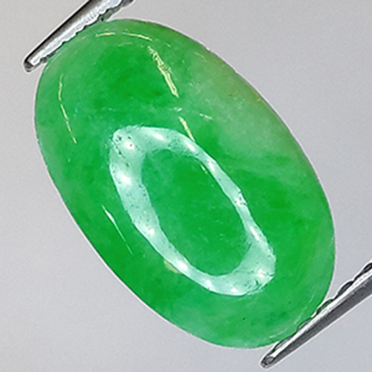 1.82ct Jade Imperial Talla Cabujón Oval