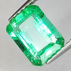 1.23ct Esmeralda Talla Esmeralda 7.87x5.91mm