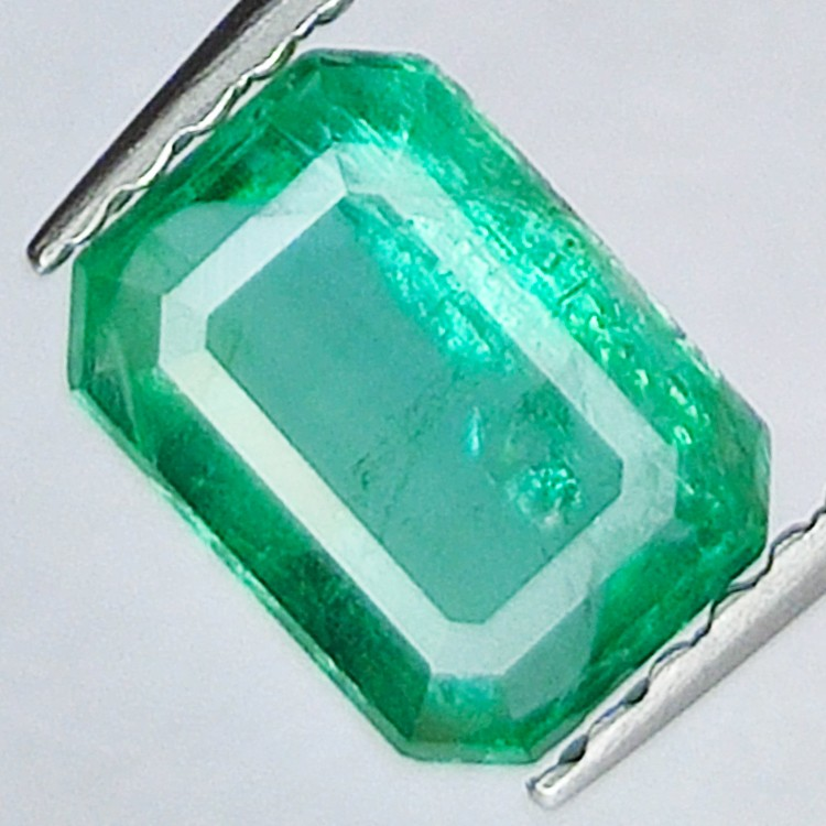 1,06ct Smaragd, Smaragdschliff 7,11x5,06mm