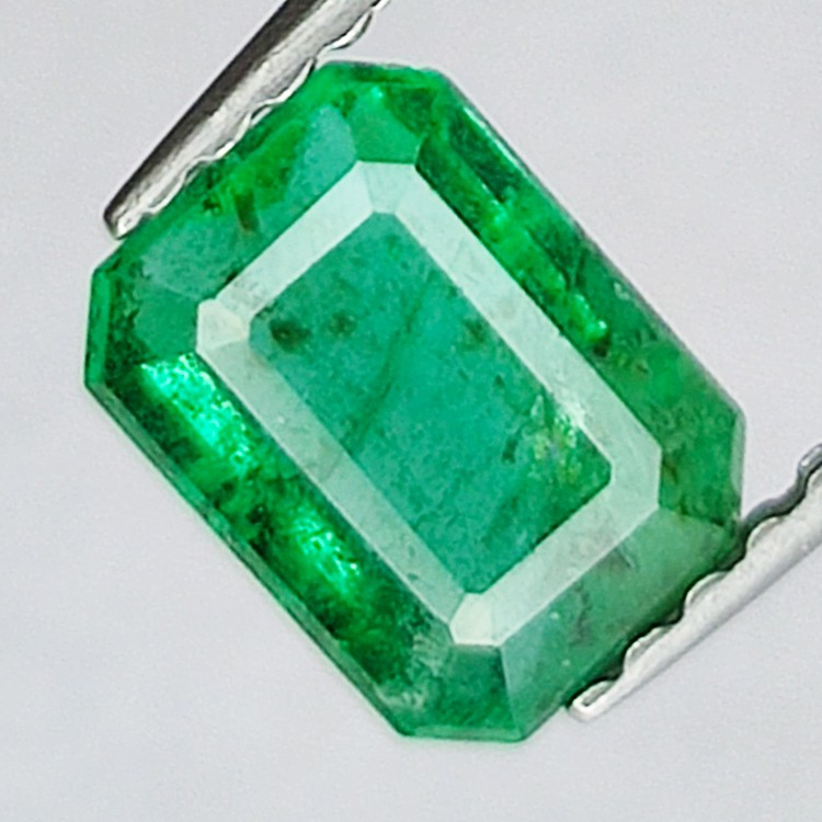 1.06ct Émeraude Taille Émeraude