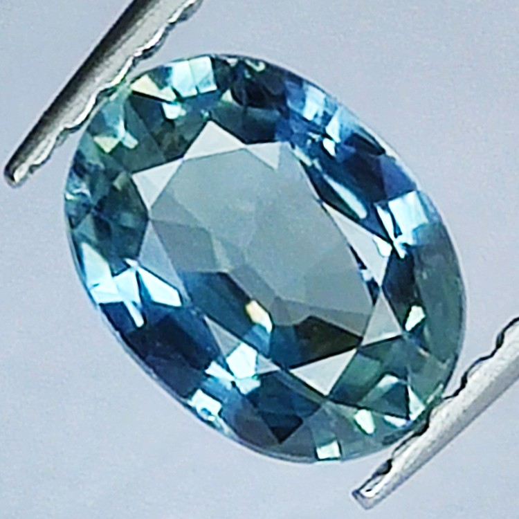 1,42ct Saphir taille ovale 7,18x5,28 mm