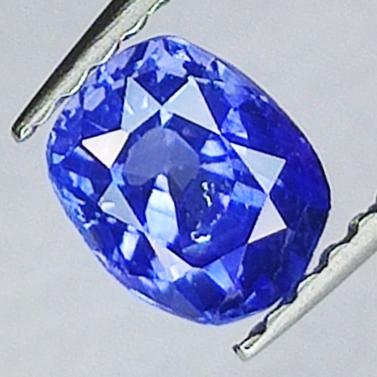 0.97ct Saphir Kissen Schnitt