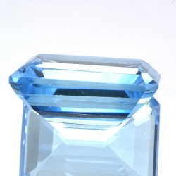 29,33ct Swiss BlueTopaz Emeral Cut