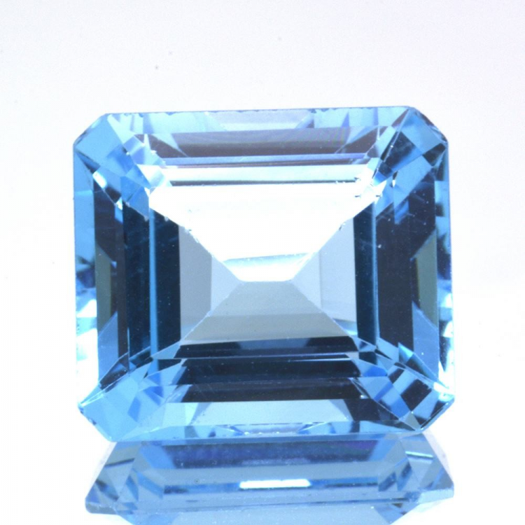 18,96ct Swiss BlueTopaz Emeral Cut