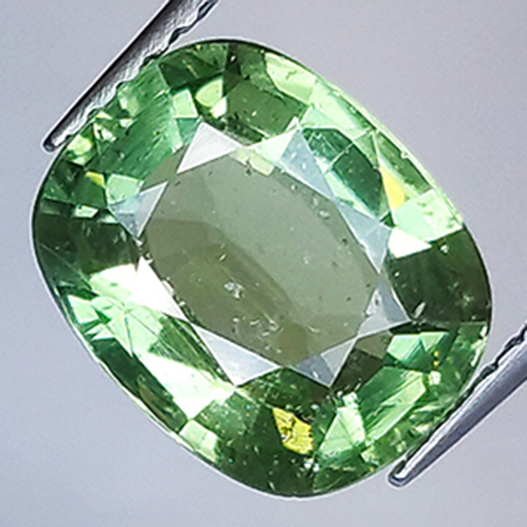 3.07ct Apatite Verde Taglio Cuscino