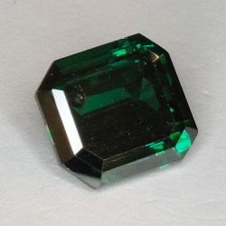 6,95 ct grüner Moissanit im Smaragdschliff, 11,55 x 10,67 mm