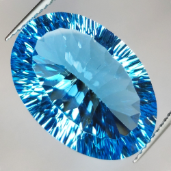 19,76 ct topaze bleue taille ovale millénaire 21 x 14,7 mm