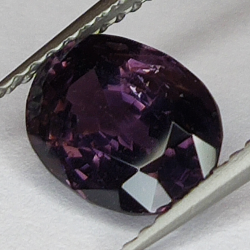 2.15ct Espinela Morado talla oval 9x7mm