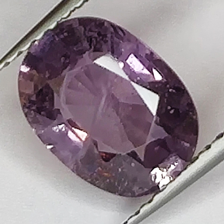 2.33ct Espinela Morado talla oval 10x7mm