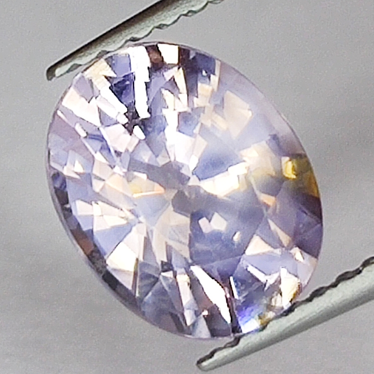 2.02ct Espinela Violeta talla oval 9x7mm