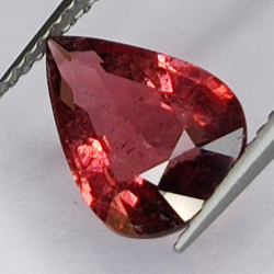 2,51ct Rubellit-Turmalin Birnenschliff 12x8mm