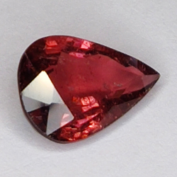 2,51ct Rubellit-Turmalin Birnenschliff 12x8mm