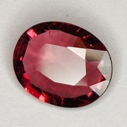 1,12ct Rubelit-Turmalin oval geschnitten 9x7mm