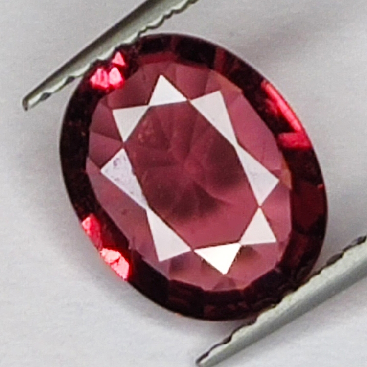 1,12ct Rubelit-Turmalin oval geschnitten 9x7mm