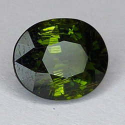 1,81 ct Tourmaline Verdélite coupe ovale 8x6mm