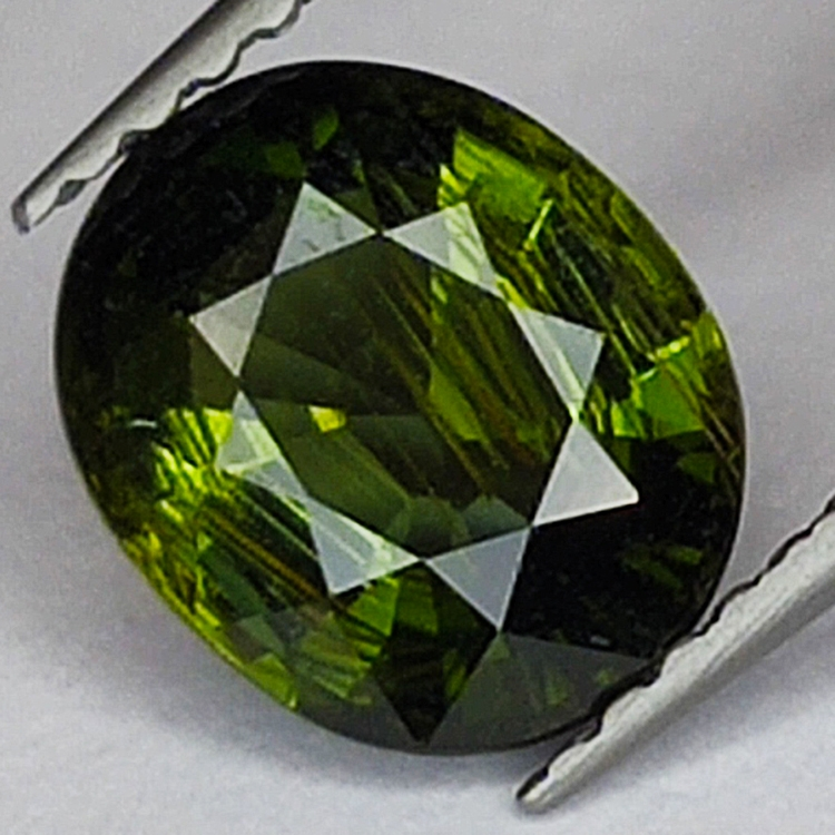 1,81 ct Tourmaline Verdélite coupe ovale 8x6mm