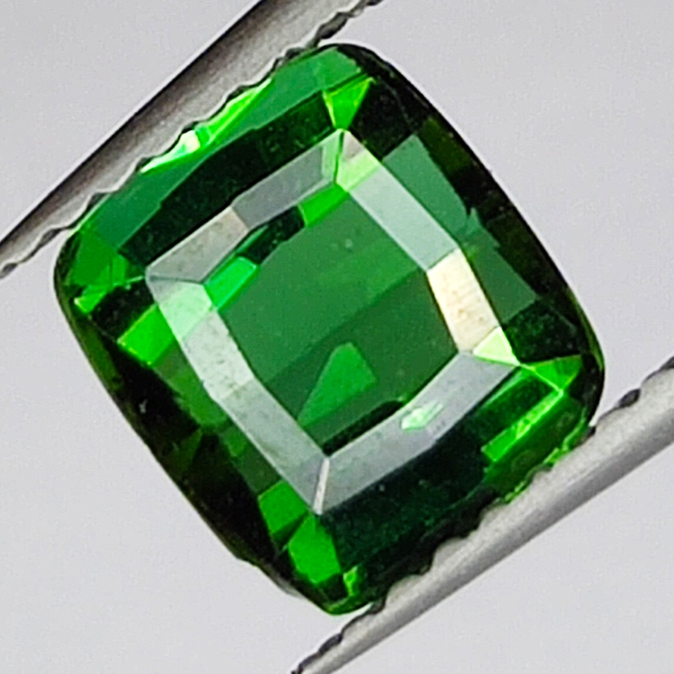 1.73ct Tormalina Verdelite taglio cuscino 7x6mm