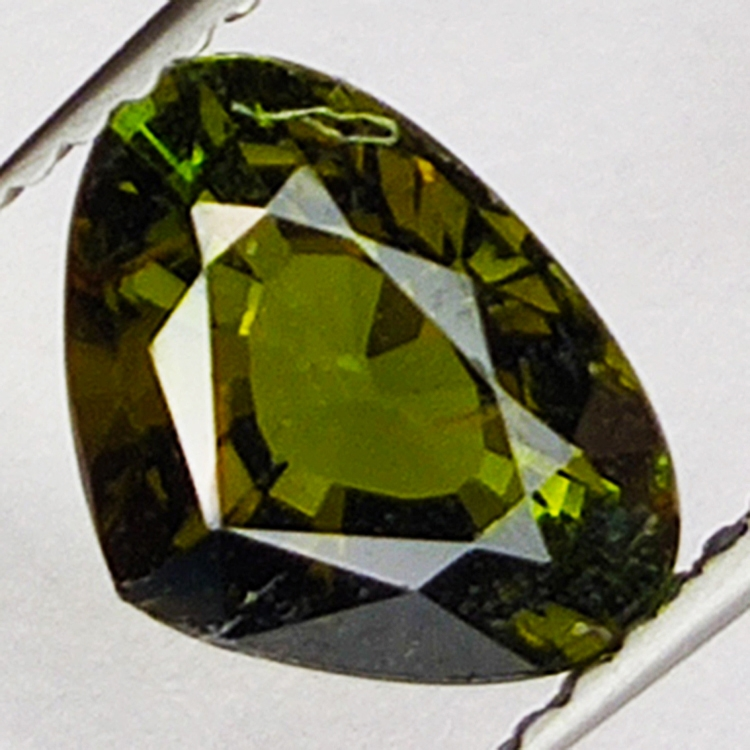 1.87ct Tormalina Verdelite taglio a pera 8x6mm