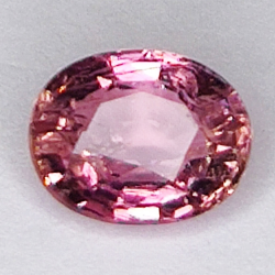 1,39ct Rubellit-Turmalin oval schliff 7x6mm