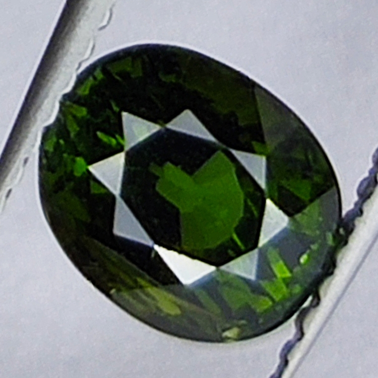 1.78ct Tormalina Verdelite taglio ovale 7x6mm