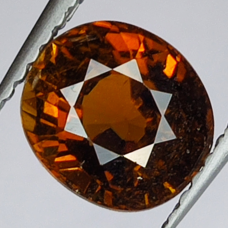 1,95 ct Tourmaline orange coupe ovale 7x6mm