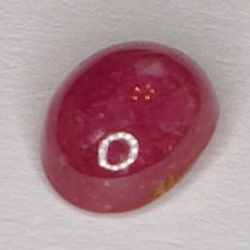 1.93ct Rubino stella cabochon ovale 7x6mm