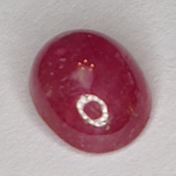 1.93ct Rubino stella cabochon ovale 7x6mm