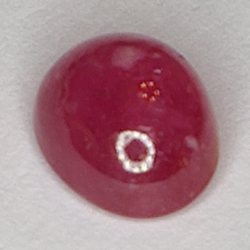 1.93ct Rubis Étoilé cabochon ovale 7x6mm