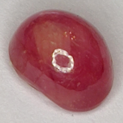 2,26ct Rubin Stern cabochon oval 7x6mm