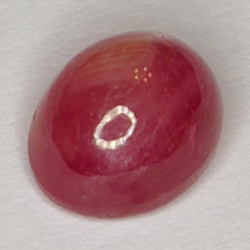 2,26ct Rubin Stern cabochon oval 7x6mm