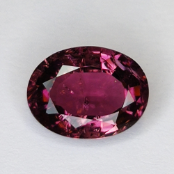 1,73 ct Tourmaline Rubélite coupe ovale 8x6mm