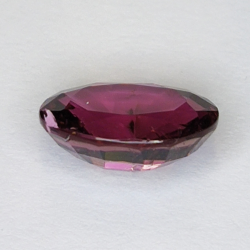 1,73 ct Tourmaline Rubélite coupe ovale 8x6mm