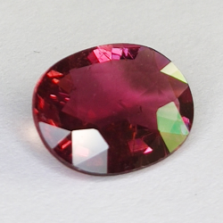 1,67ct Rubellit-Turmalin ovaler schliff 10x8mm