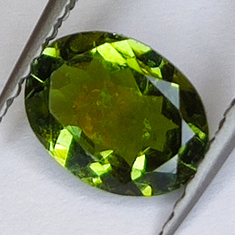 0.84ct Tourmaline Verdelite oval cut 8x6mm