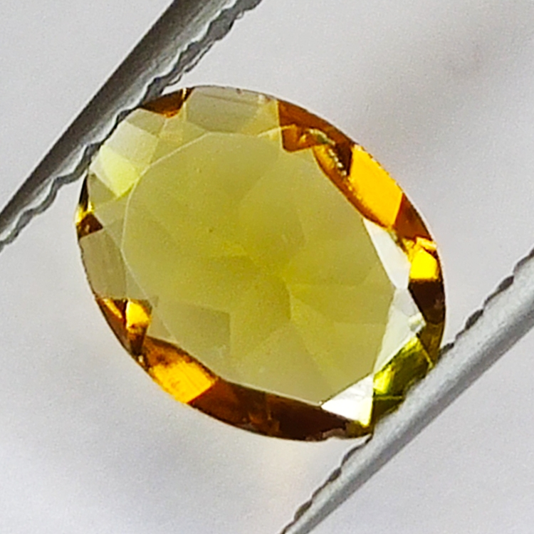 0.57ct Tormalina arancione taglio ovale 7x6mm