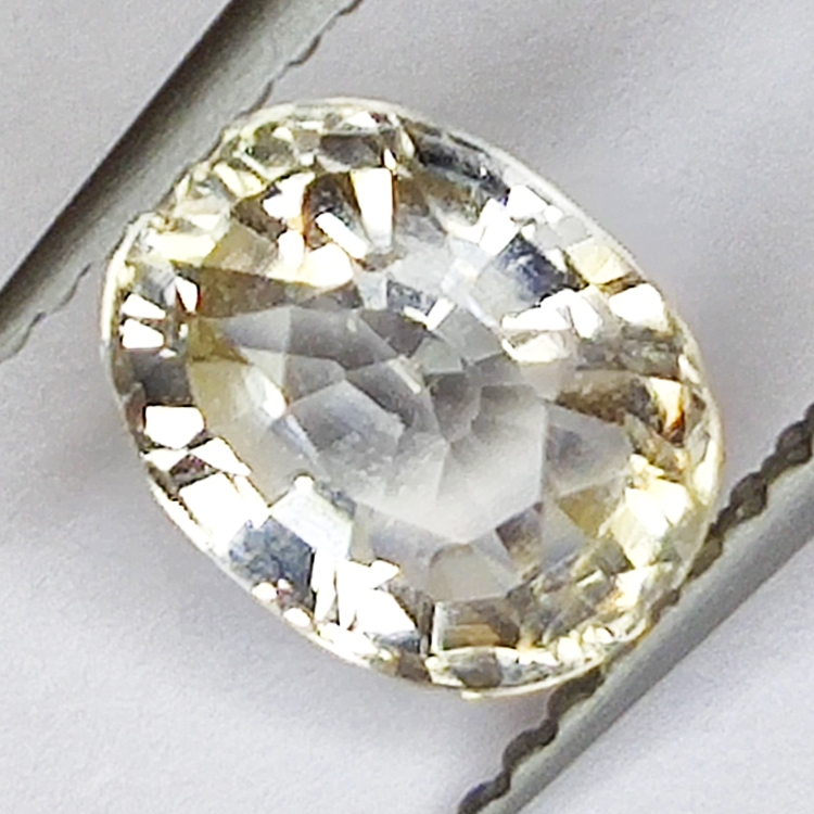 1.69ct Tormalina Gialla taglio ovale 8x6mm