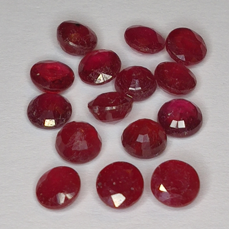 6.95ct Ruby round cut 4.2x2.9mm 15pc