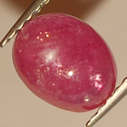 3,35ct Rubin Stern cabochon oval 8,7x6,5mm