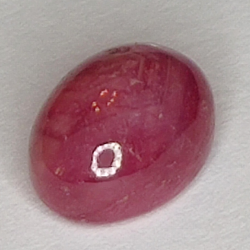 3,35ct Rubis Étoile cabochon ovale 8,7x6,5mm