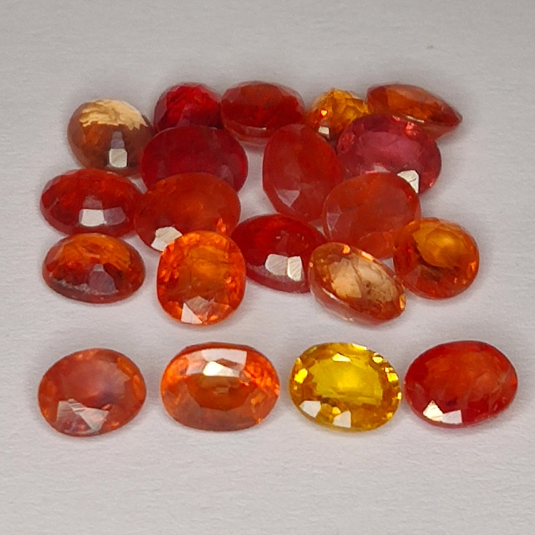 10,26ct Orange Saphir ovalschliff 5x4mm 20Stk