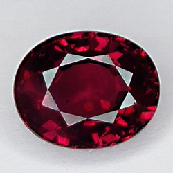 3.09ct Granato Rodolite taglio ovale 9x8mm