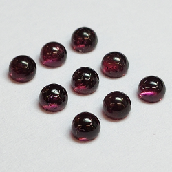 Cabochon rond grenat 2,4-2,8 mm. 1ct.