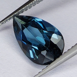 2,76ct Topaze Bleue coupe poire 10x6mm