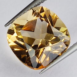 6.69ct Champagne Topaz cushion cut 11x11mm