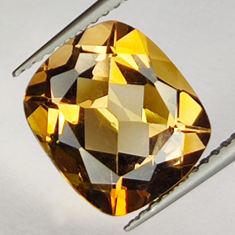 6,04ct Champagner Topas kissenschliff 11x10mm