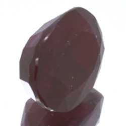 1,85ct Ruby Oval Cut