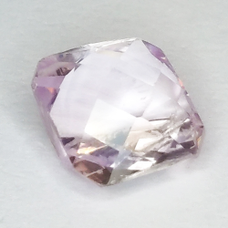 2,61 ct Spodumene Checkerboard Cushion Cut 8,40 x 8,05 x 4,37 mm