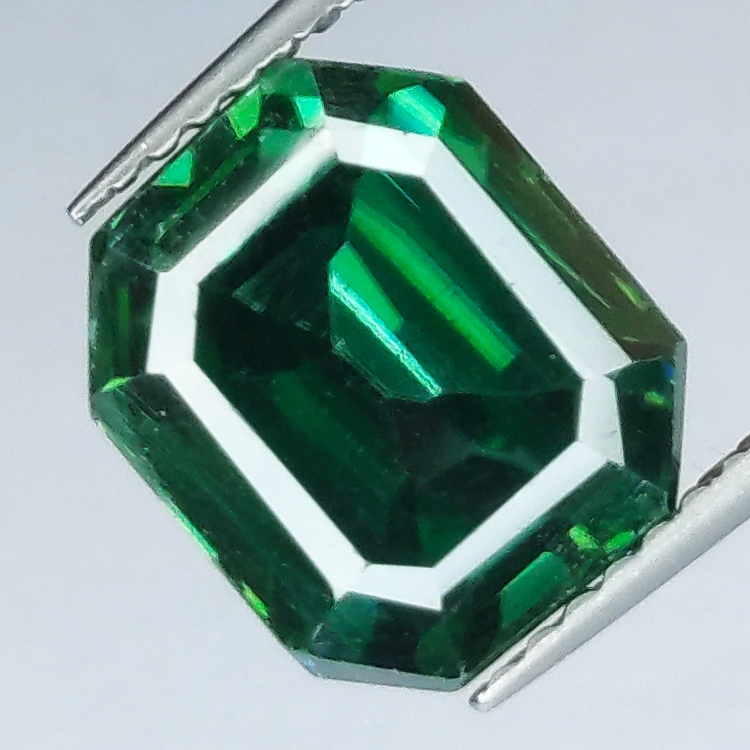 Taglio smeraldo moissanite verde da 3,66 ct 9,80 x 8,25 x 5,20 mm