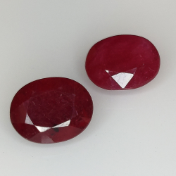 Ruby oval cut 10x8mm 1pz