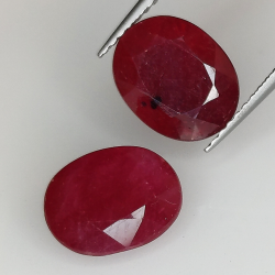 Ruby oval cut 10x8mm 1pz